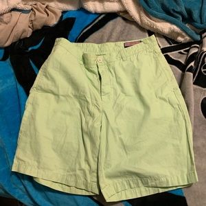Vineyard Vines Men’s light mint green shorts 33!